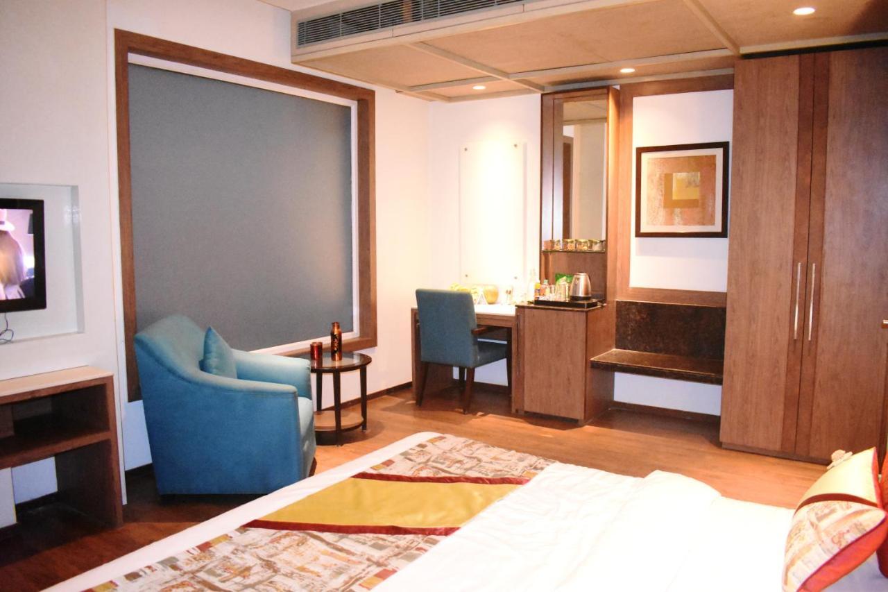 Lemonwood Suites By F9 Hotels - Trivoli Garden Chhatarpur Nueva Delhi Exterior foto